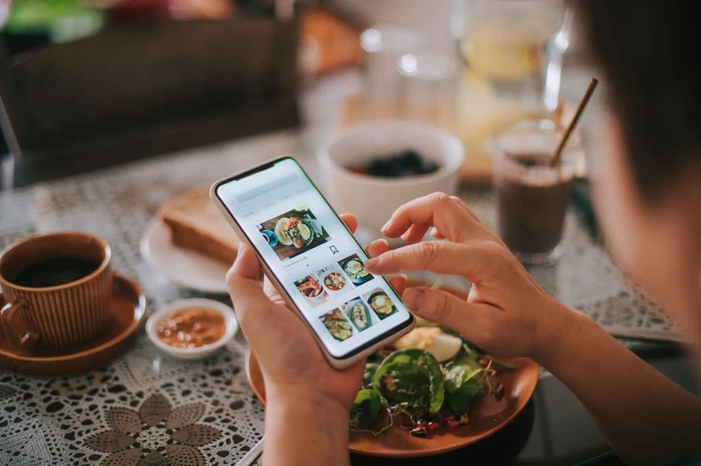 How Do I Send an Uber Eats Meal as a Gift?